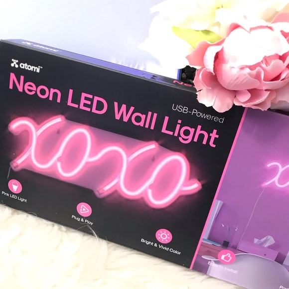 XOXO Neon Led Wall Light - Picture 9 of 11